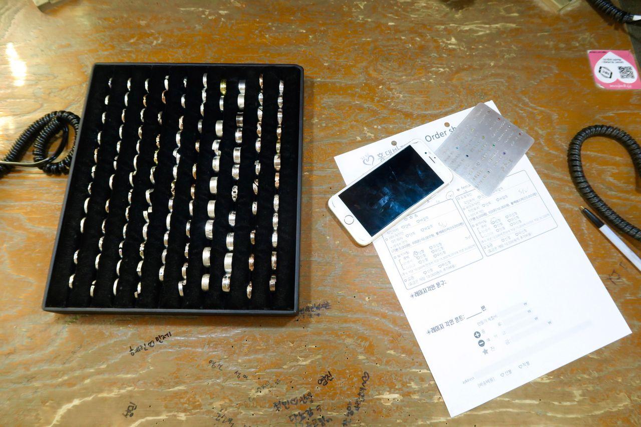 韓国　韓国旅行　旅行　ソウル　ソウル旅行　観光　ソウル観光　韓国観光　ホンデ　弘大　ショッピング　カフェ　指輪　指輪作り　体験　カップル　カップルリング　リング　お揃い　手作り